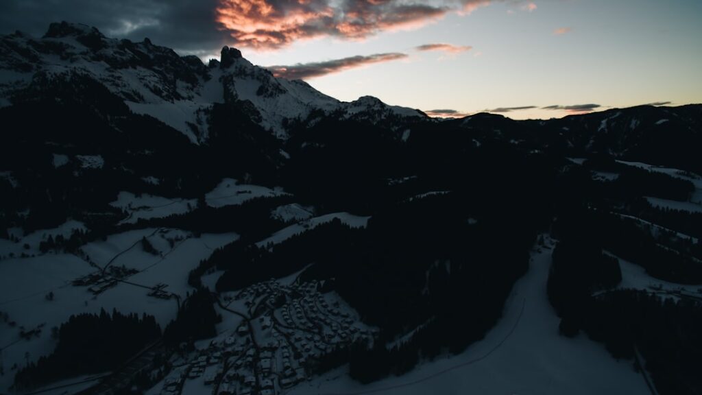 Photo Sunrise over mountains